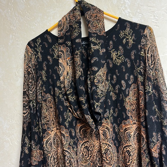 Beautiful Calessa Top - Black with rust --gold glitter - detachable scarf. - Picture 3 of 6